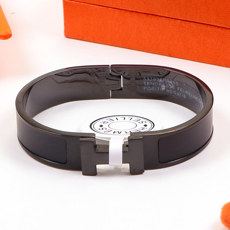 HB56 H logo classic fashion bracelet, couple bracelet for men and women, black lacquer jewelry