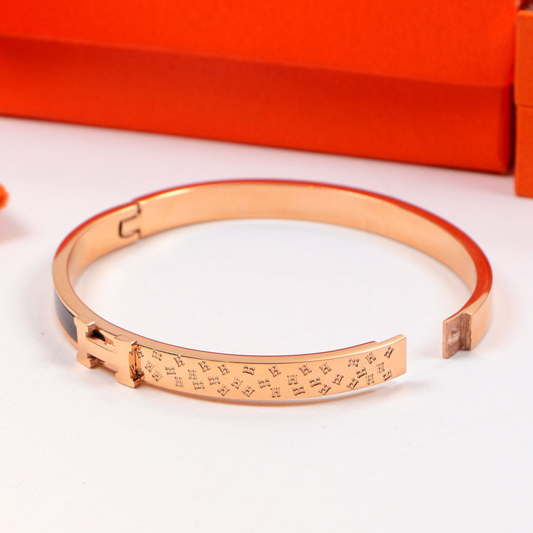 HB17 Exquisite stainless steel rose gold-plated jewelry H bracelet