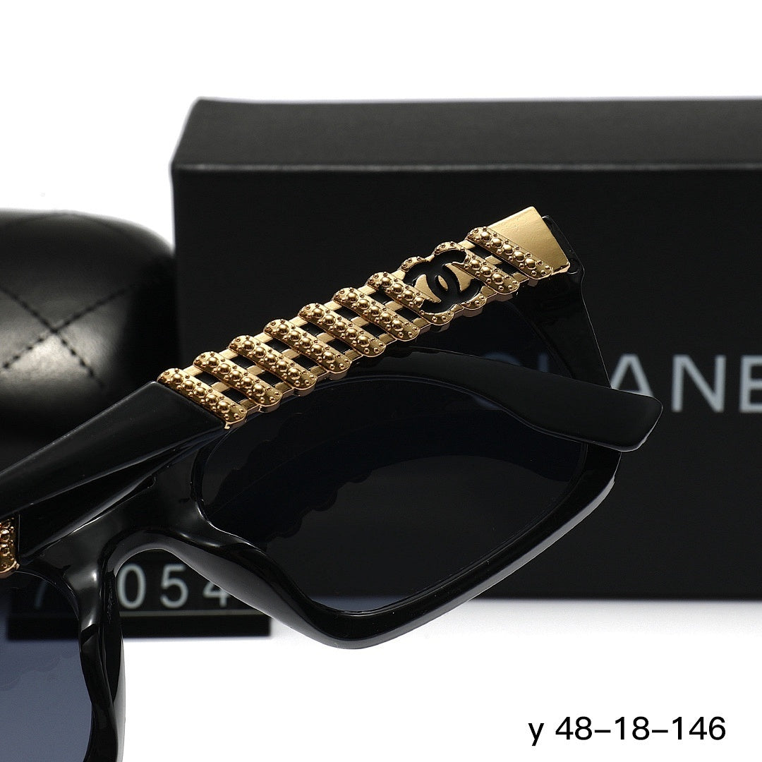 70054 Sunglasses with box