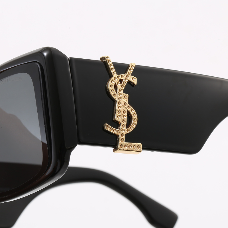 G007  Sunglasses with box