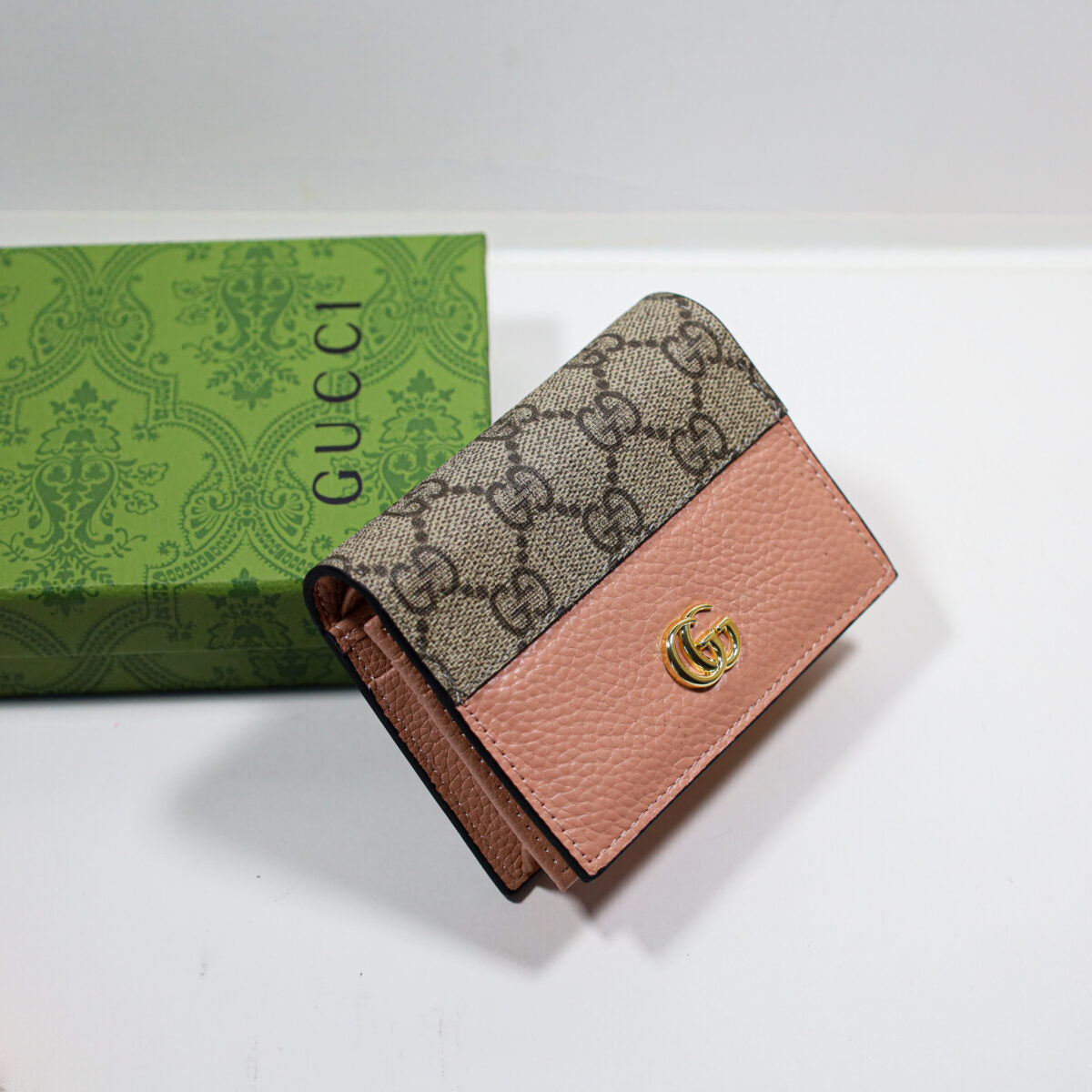 Luxury GUCCI Leather Wallet Pink Canvas