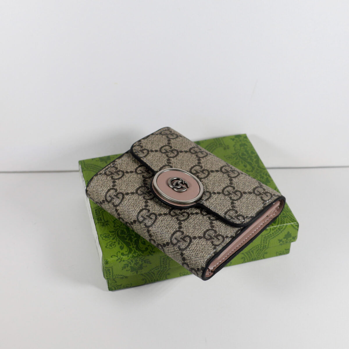 Luxury GUCCI Monogram Canvas Wallet Magnetic Clasp