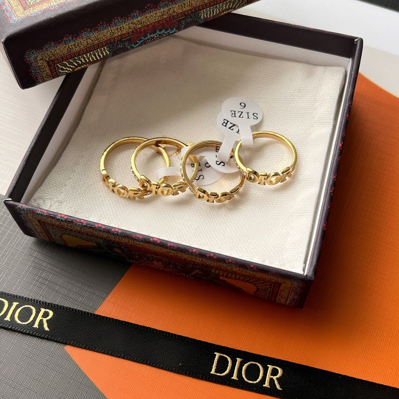 J085    Diamond ring  Jewelry
