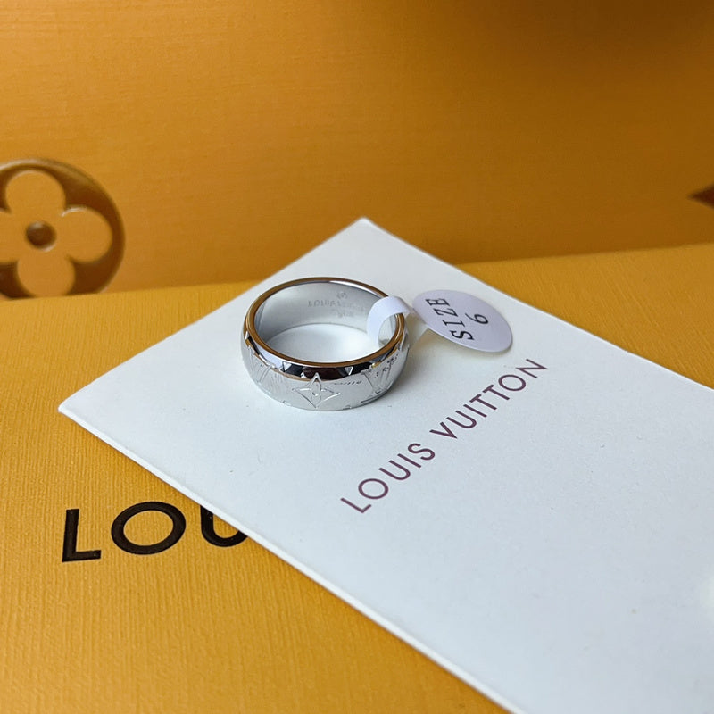 J113 Women's new titanium steel ring jewelry