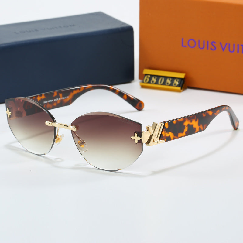 68088  Sunglasses with box