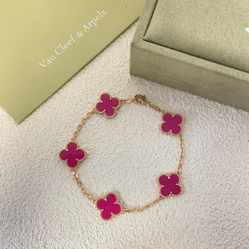 VAB47   New Rose Red Clover Five Flower Bracelet Jewelry