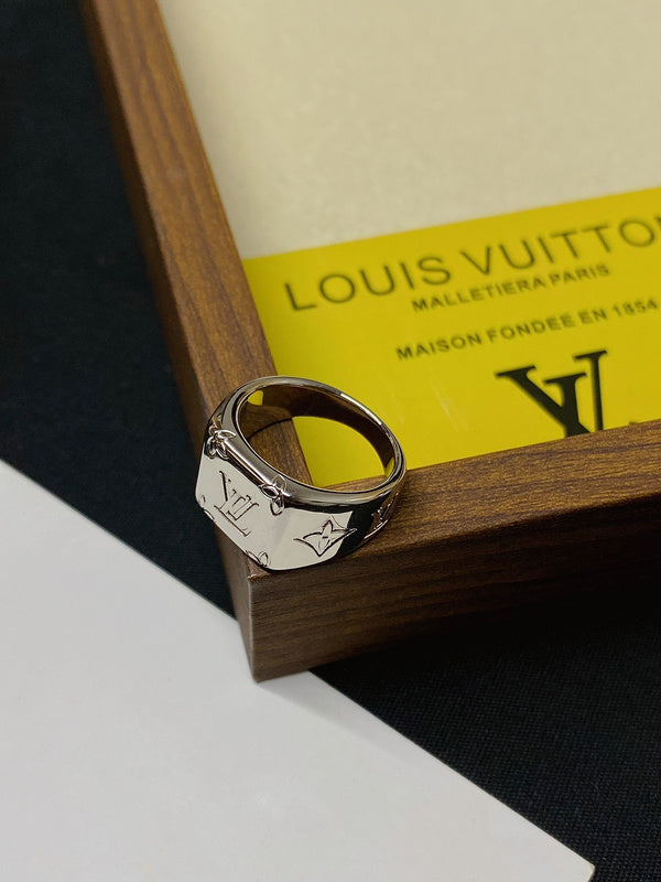 J139  Men's and women's titanium steel ring jewelry